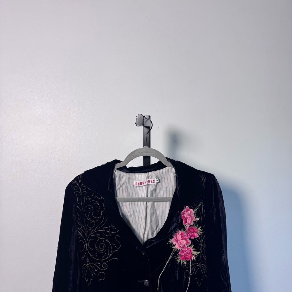 Johnny Was Black Velvet women’s jacket with Pink Floral embroidered Boho - Picture 3 of 10